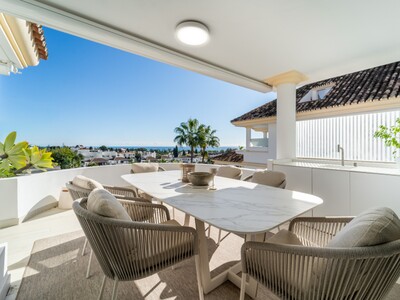 Gerenoveerd duplex penthouse met 3 slaapkamers te koop in Monte Paraiso Marbella Golden Mile
