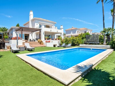 4-bedroom family villa for sale near Punta Chullera, Manilva on the Costa del Sol