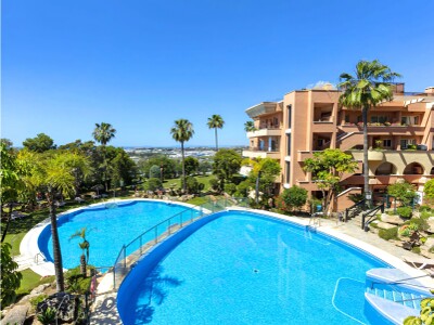 Exceptionally Large 3 Bedroom Apartment for Sale in Magna Marbella, Nueva Andalucía