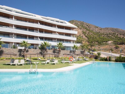 Key ready 2-bedroom furnished apartment for sale in El Higueron West, Fuengirola, on the Costa del Sol