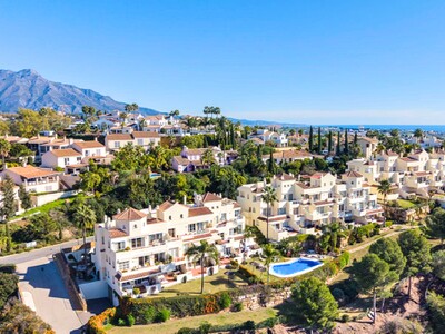 4 bedroom penthouse apartment for sale in Ocean Pines, Puerto del Almendro, Benahavis, Costa del Sol