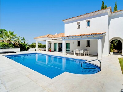 Versatile family villa for sale in El Rosario, East Marbella