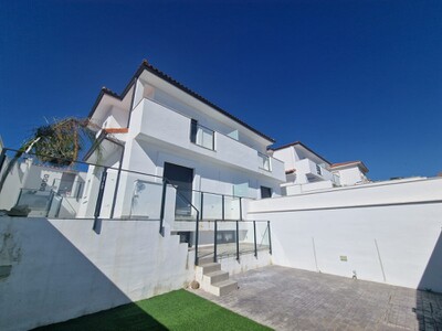 ND-R5110435 - Doppelhaushälfte zu verkaufen in Manilva, Málaga, Spanien