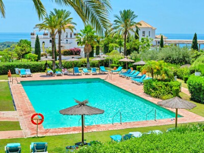 Renovated 3-bedroom apartment for sale in Four Seasons Los Flamingos, Benahavís