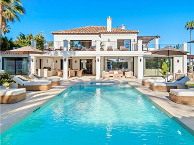 Villa de luxe en première ligne de golf avec 5 chambres à vendre dans la Golf Valley de Marbella, Nueva Andalucía