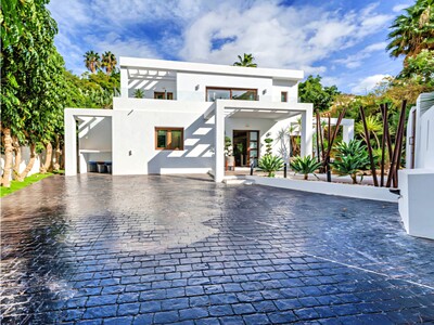 Furnished 5-bedroom villa with tourist licence for sale in El Rosario, East Marbella