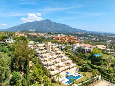 Unique 5-bedroom Marbella penthouse at Los Arrayanes in Nueva Andalucía Golf Valley
