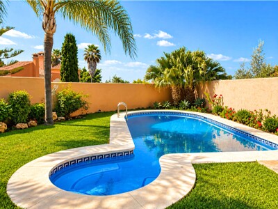 Villa de 7 Chambres à Vendre à Marbella Centre, Proche de La Cañada et de Toutes les Commodités