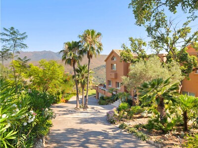Family villa on a large countryside plot for sale in La Mairena, Ojén above the Marbella coastline