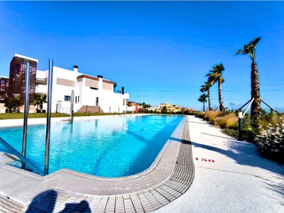 Nybyggd duplex takvåning med 4 sovrum och havsutsikt i Nineteen 41 på New Golden Mile, Estepona