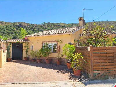 Detached village villa situated in Benahavís village on the Costa del Sol.