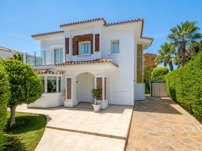 Three-bedroom detached villa in Monte Biarritz, New Golden Mile, Estepona.