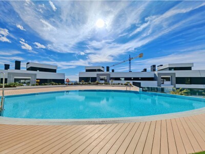 Recently built three-bedroom apartment for sale in MedBlue Los Monteros Alto, Marbella