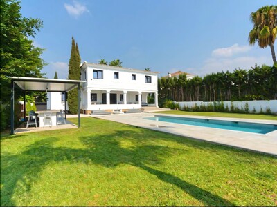 Exceptional 6-bedroom villa in the heart of Nueva Andalucía in Marbella's Golf Valley