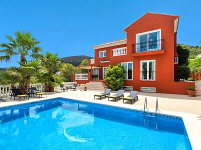 Elegant 4-bedroom villa for sale near Alhaurín de la Torre, Málaga