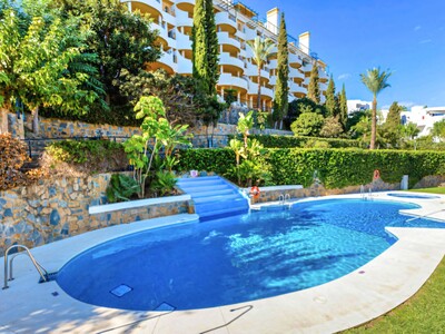 Renovated 2-bedroom duplex apartment for sale in Señorio de Aloha, Nueva Andalucía