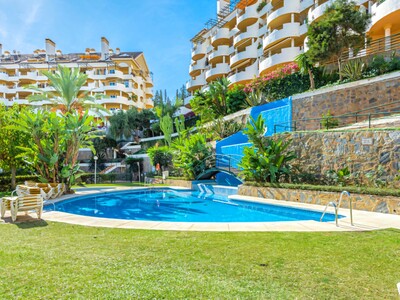 Renovated, fully furnished 3-bedroom apartment for sale in Señorío de Aloha, Nueva Andalucía