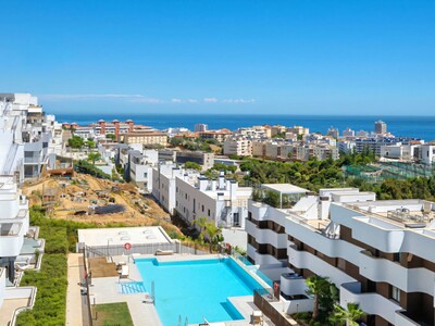 Duplex-Penthouse-Wohnung mit 3 Schlafzimmern und Meerblick in South Bay, Las Mesas, Estepona, zu verkaufen