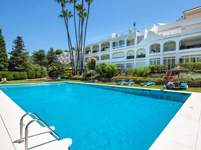 3-bedroom penthouse with a large solarium for sale at Balcones de la Quinta, Benahavís