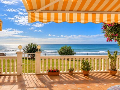 Beachfront 2-Bedroom Ground-Floor Apartment for Sale in Algaida, Calahonda, Mijas Costa