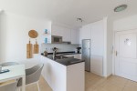 kitchen (b)