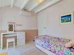 Oj&eacute;n villa with sea views_28