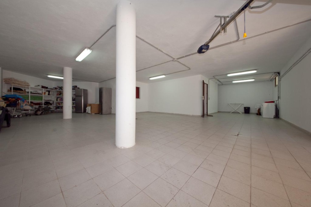 Garage Luxury Villa Las Chapas Playa Marbella Costa del Sol