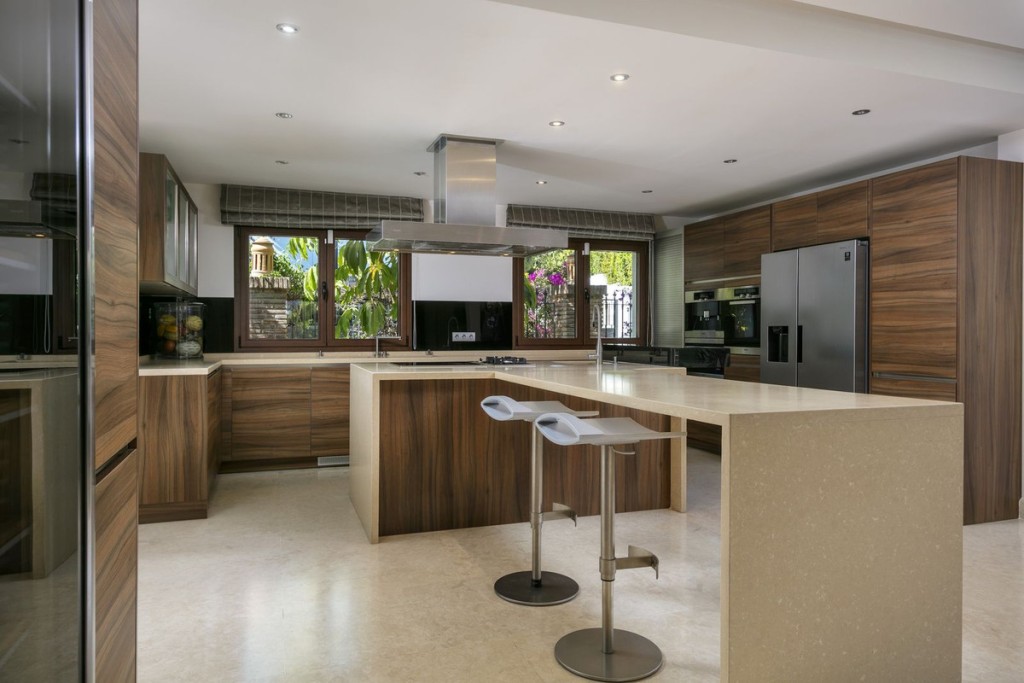 4-c23c0f86247804fa50226aecd8b0b2c8