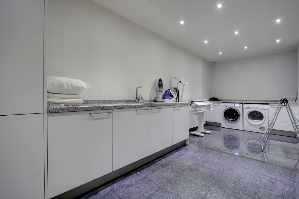 32-e7f90ea5feef5e01d64d74d6b6d8a834