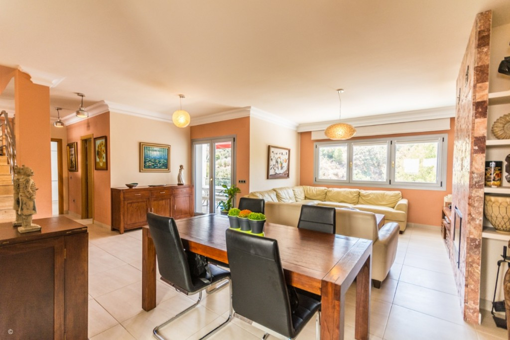 8-e64a9055bba3e77ac8aca3b893cdf826