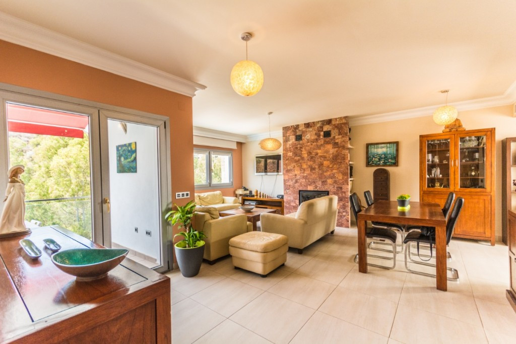 11-20939a0134ad724a8cb2a801094d15a4