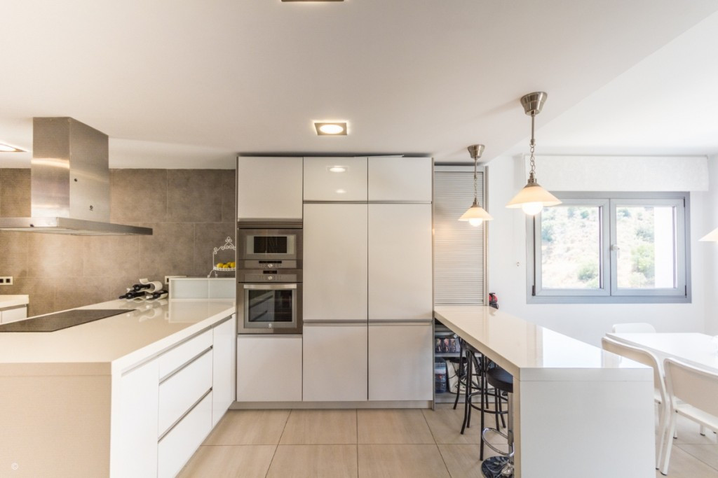 16-ec67b526875bf0124b6ce4328a754439