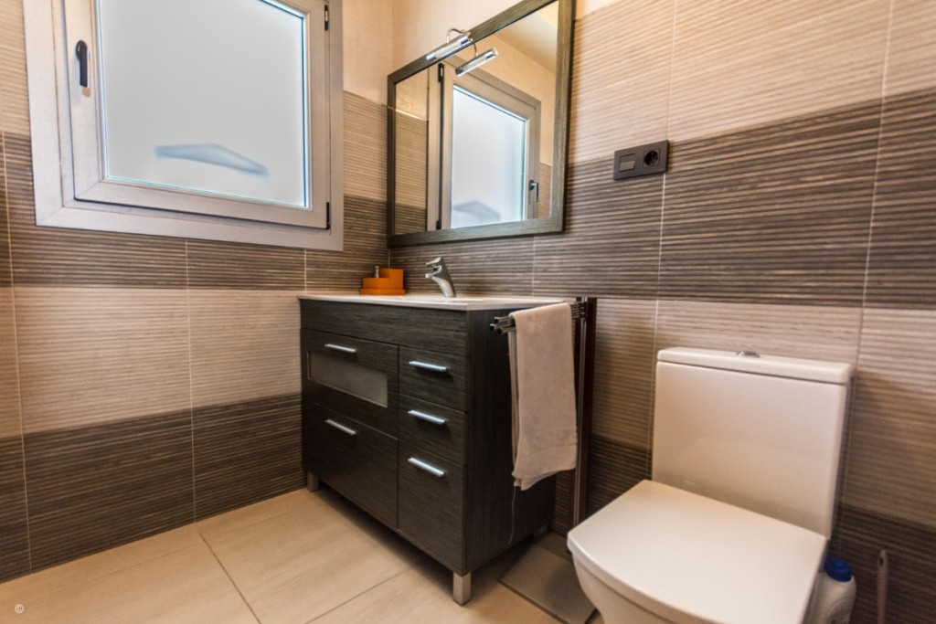 18-cc72f169493c096e712837ff5d8b6e41