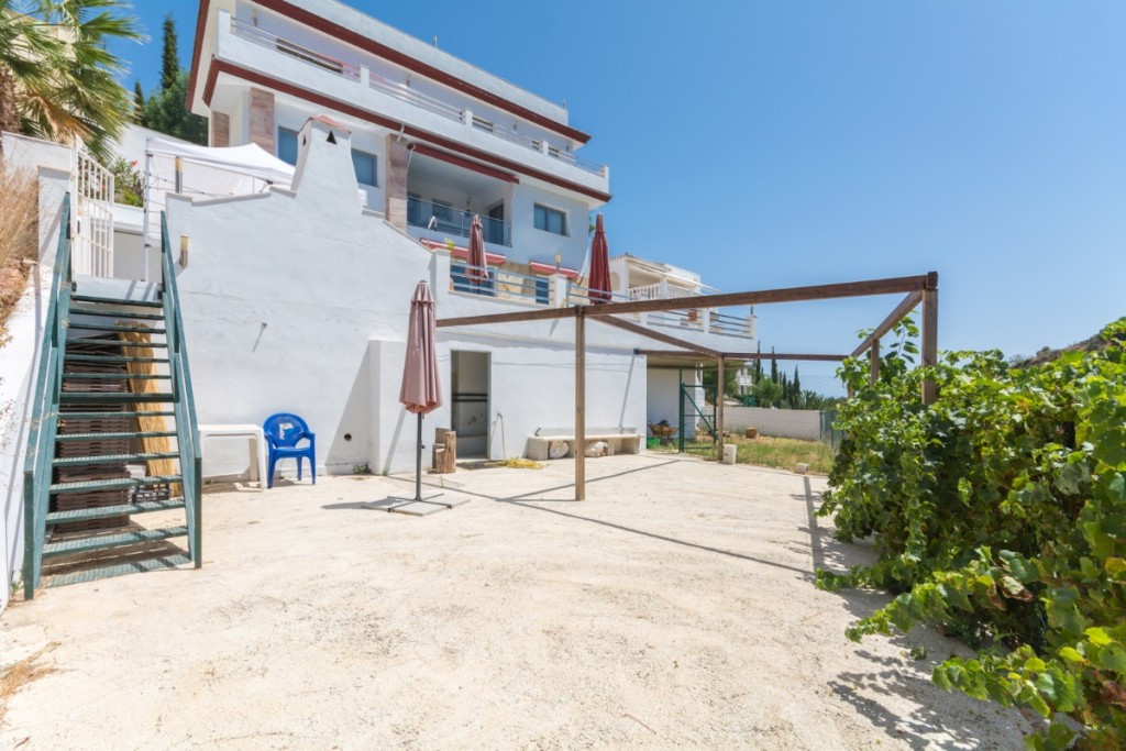 44-a9b00fef606e1a421f9431575315bbcb