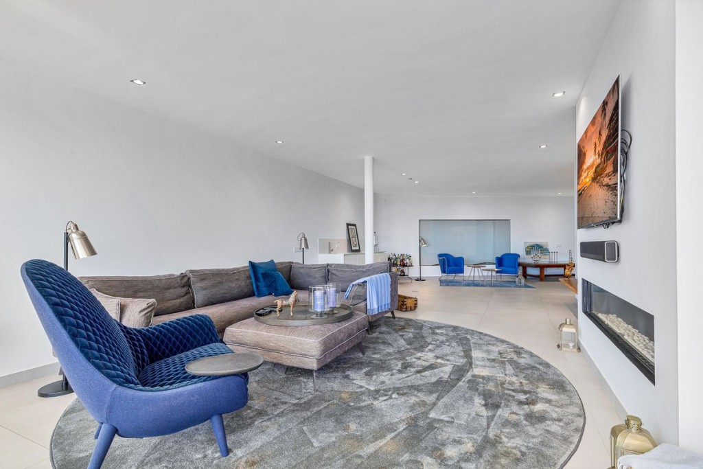 16-ec67b526875bf0124b6ce4328a754439