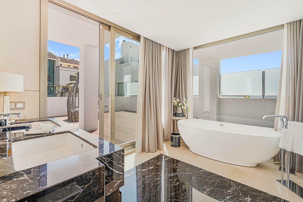 Golden Mile Marbella new build villa-10