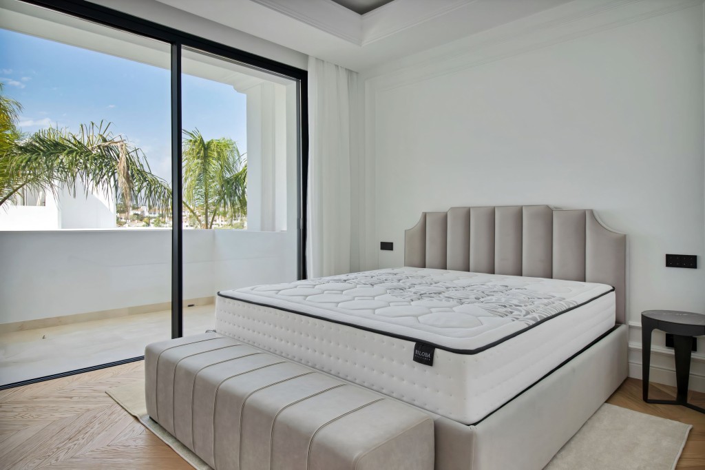 New build villa Las Lomas de Marbella Club (20)