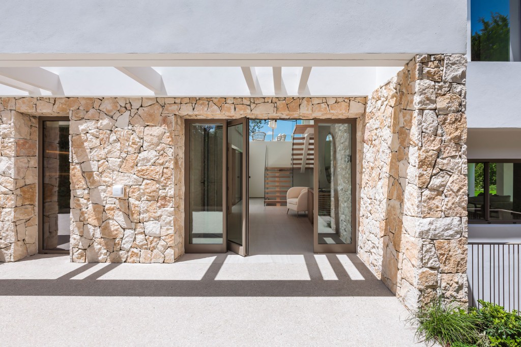 Nueva Andalucia refurbished luxury villa (22)