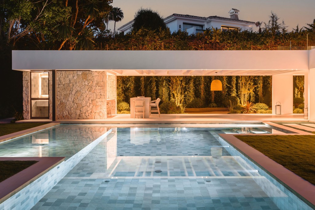 Nueva Andalucia refurbished luxury villa (8)