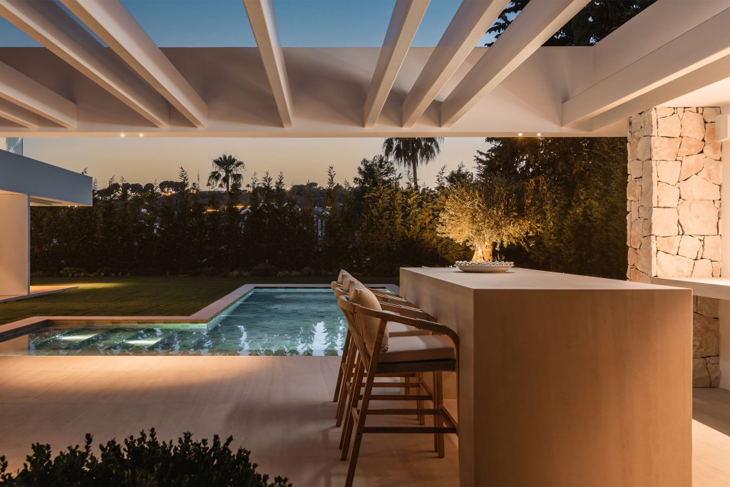 Nueva Andalucia refurbished luxury villa (7)