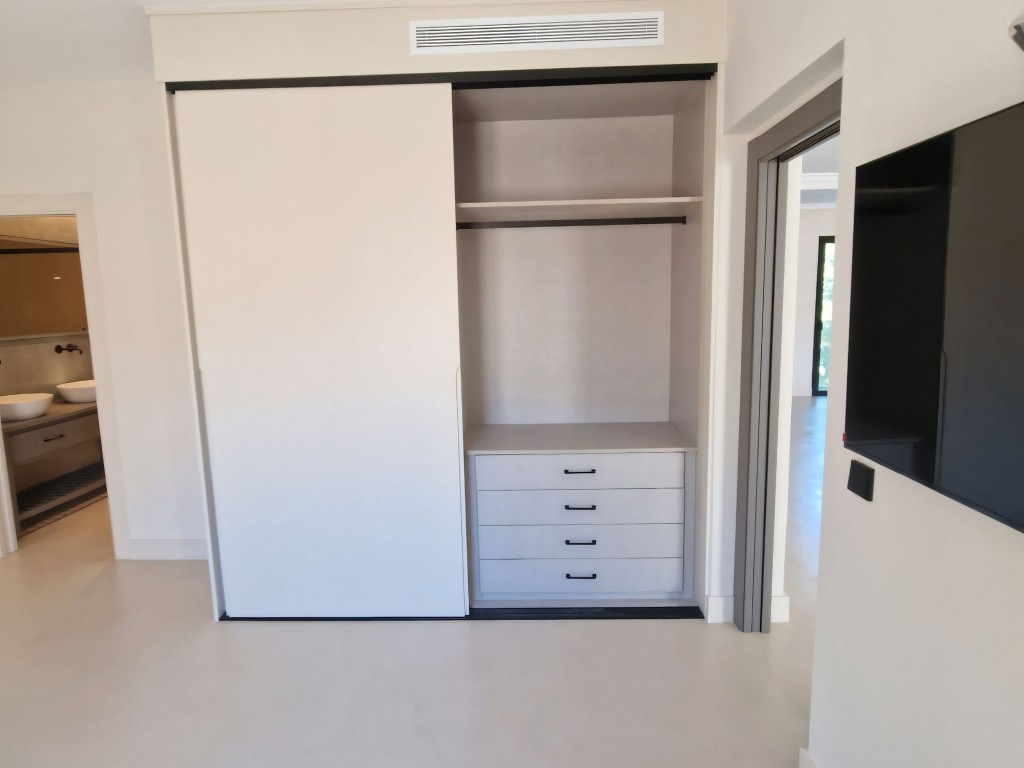 8-e64a9055bba3e77ac8aca3b893cdf826