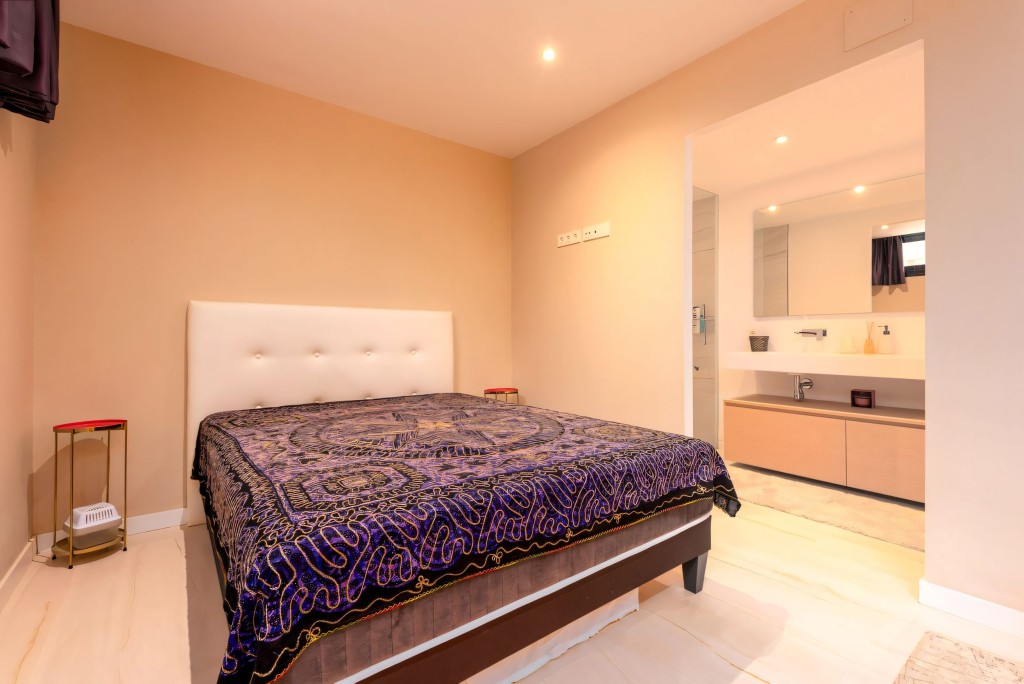 Nueva Andalucia Villa near Puerto Banus (25)