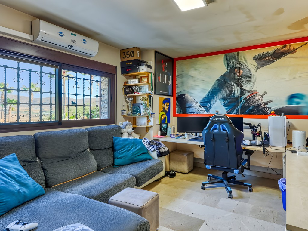 Country Mansion Alhauring de La Torre (26)