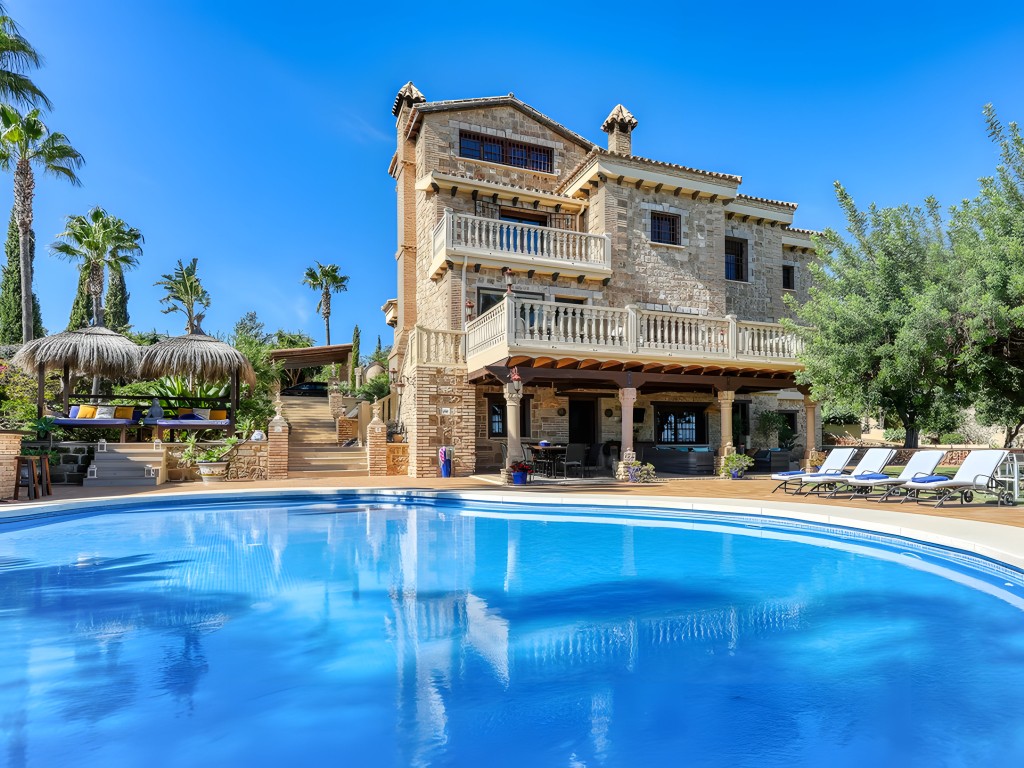 Country Mansion Alhauring de La Torre (3)