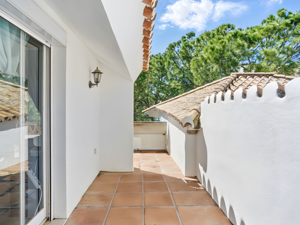 Pinos de Aloha penthouse for sale (11)