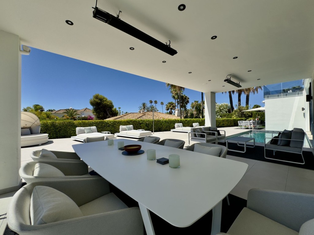 Los Monteros 4 bedroom villa for sale (21)
