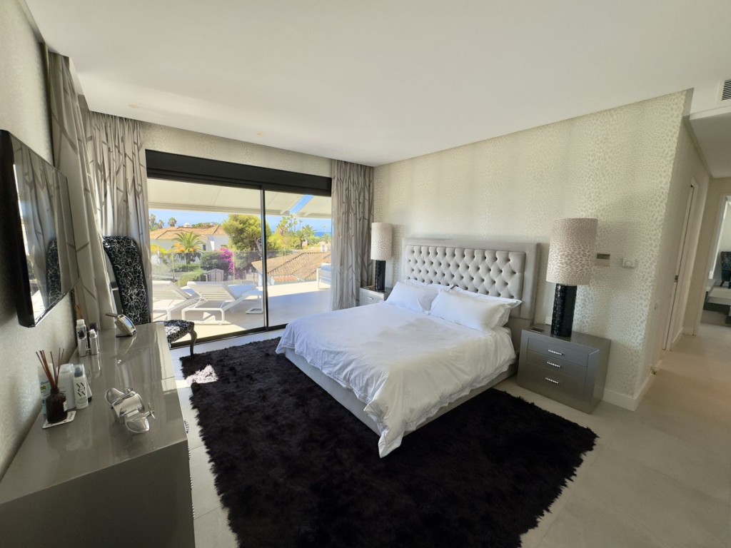 Los Monteros 4 bedroom villa for sale (22)