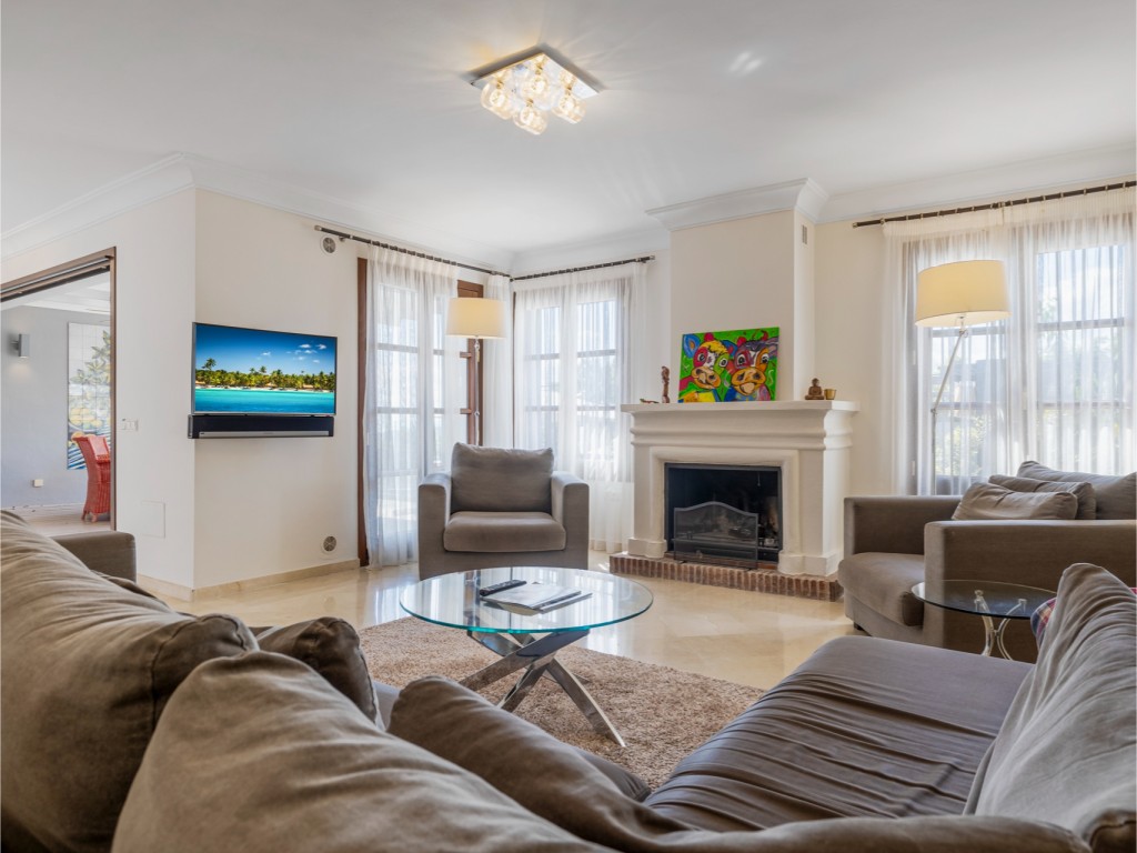 La Perla de La Heredia 5 bedroom house (31)