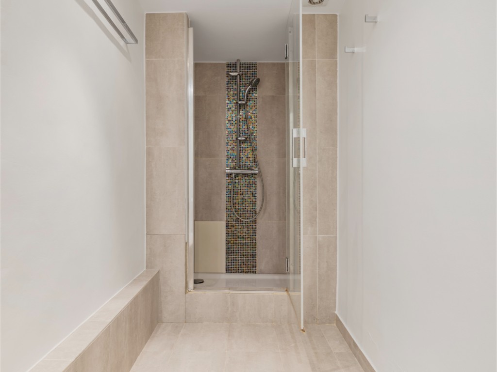 La Perla de La Heredia 5 bedroom house (12)