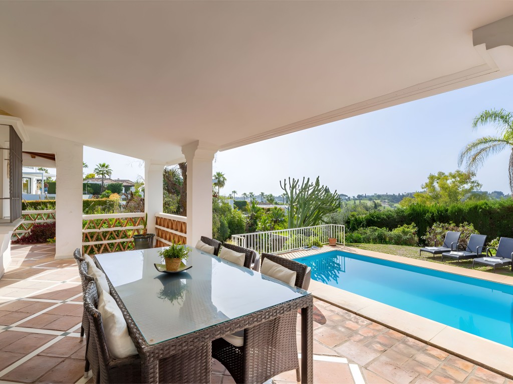 El Paraiso Alto villa for sale (2)